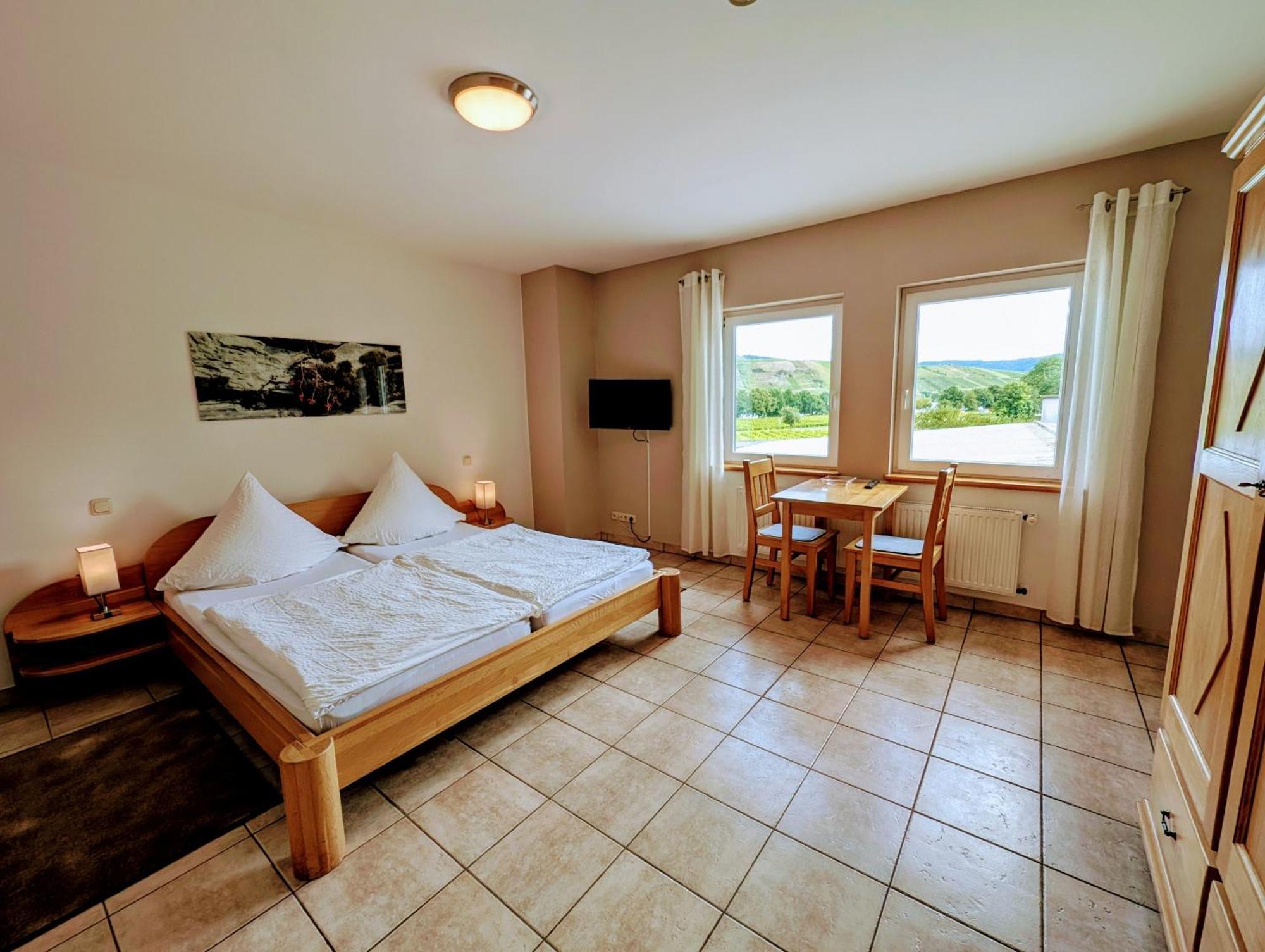 Hotel Weingut Weich Riol Exteriér fotografie